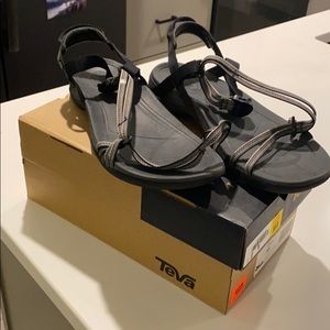 Like New Black & Grey Teva Sandals